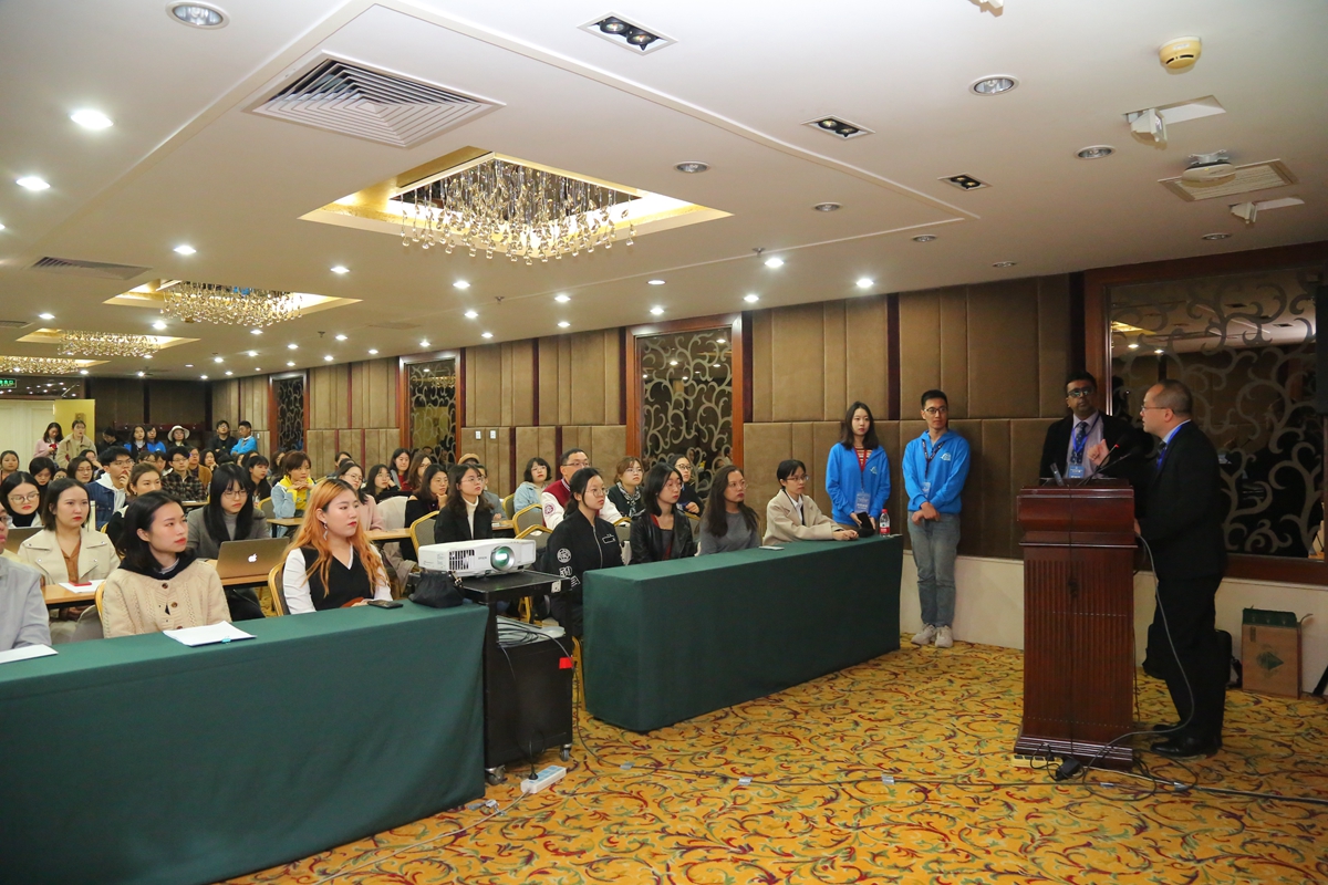 2f00b1426265425b83d9378a85258ce4.jpg 报告会现场_副本.jpg
