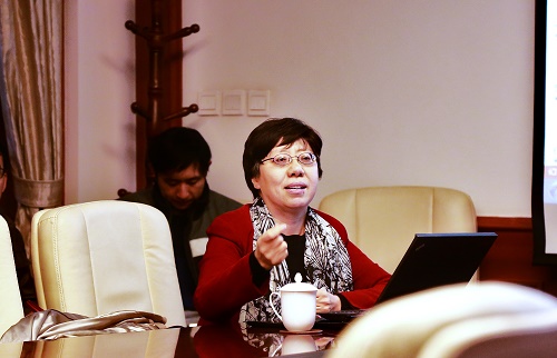 图2:孙教授做讲座.jpg 图2:孙教授做讲座.jpg