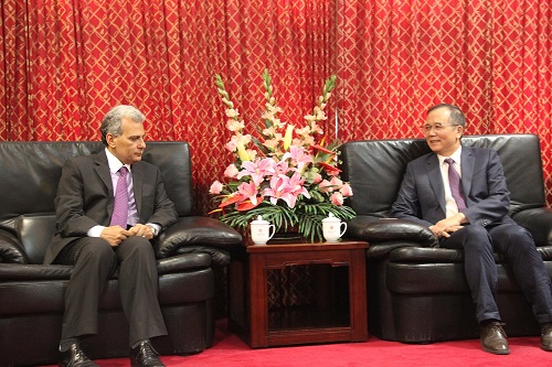 林校长会见开罗大学校长Gaber Nasser教授.JPG 林校长会见开罗大学校长Gaber Nasser教授.JPG