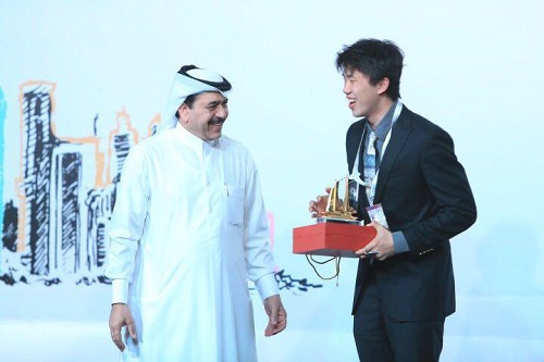 组织方向北大学生颁奖.jpg 组织方向北大学生颁奖.jpg