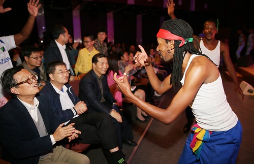 5.02北大南非歌舞团访华 郭幸福摄影 (2).JPG 5.02北大南非歌舞团访华 郭幸福摄影 (2).JPG