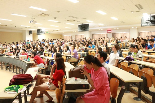 图片5. 学生听取入学教育 - 副本.JPG 图片5. 学生听取入学教育 - 副本.JPG