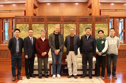 3 合影_新闻.jpg 3 合影_新闻.jpg