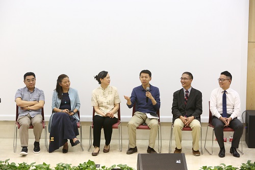 01 调研成果展示会师生互动环节.JPG 01 调研成果展示会师生互动环节.JPG