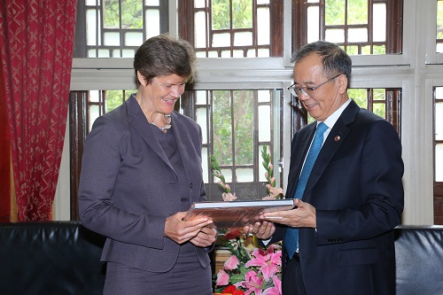 图片三.JPG 图片三.JPG