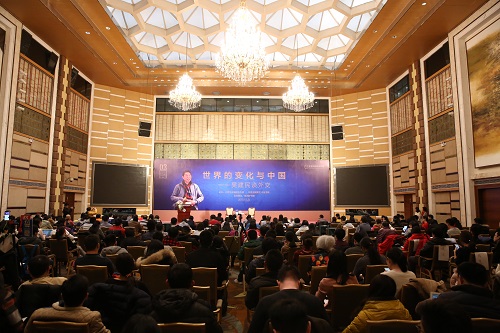 演讲会现场座无虚席.JPG 演讲会现场座无虚席.JPG