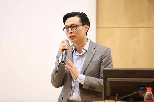 前外交官、作家诗凡.JPG 前外交官、作家诗凡.JPG