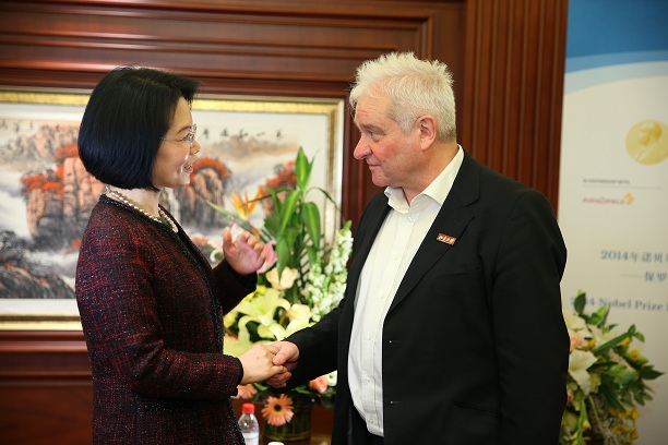 HEN_7294.JPG HEN_7294.JPG