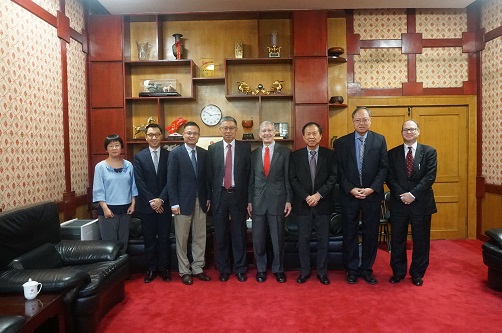 田校长.JPG 田校长.JPG